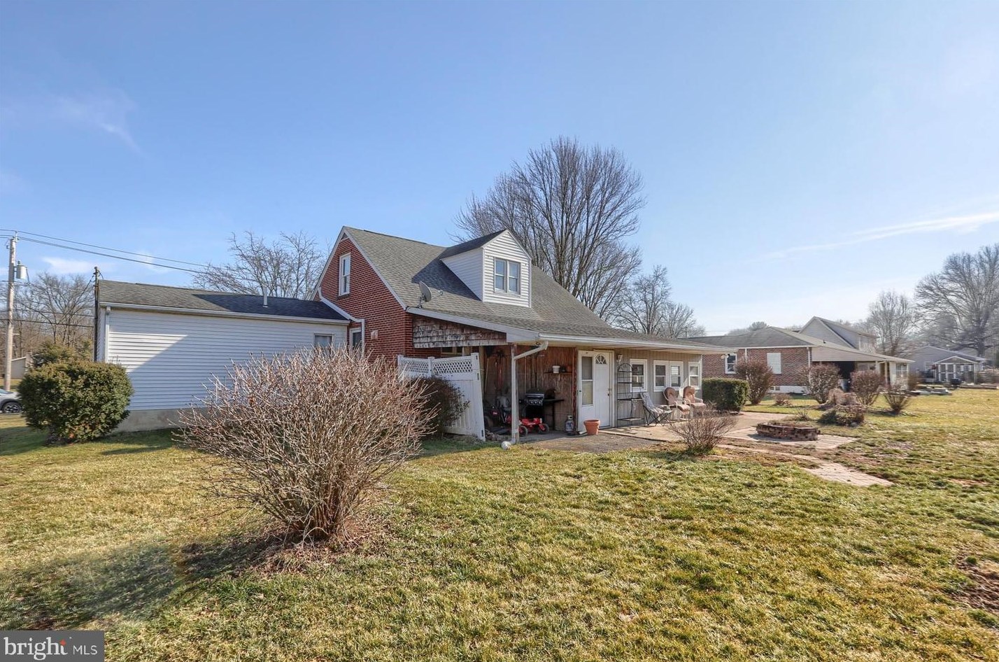 817 Adelia St, Hbg Inter Airp PA  17057-2806 exterior