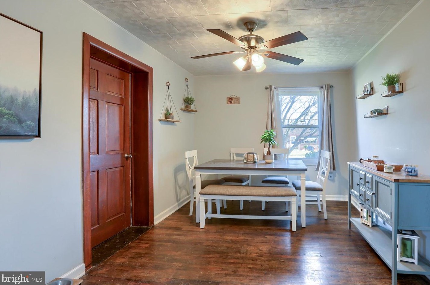 817 Adelia St, Hbg Inter Airp PA  17057-2806 exterior