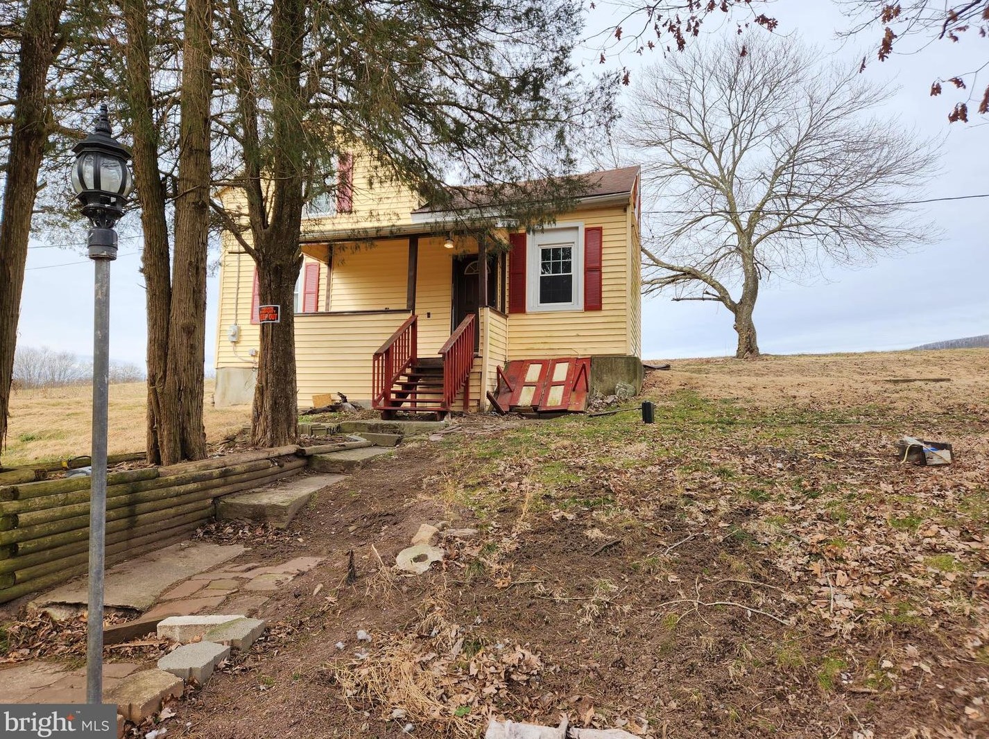 425 Oakdale Station Rd, Lykens, PA 17048
