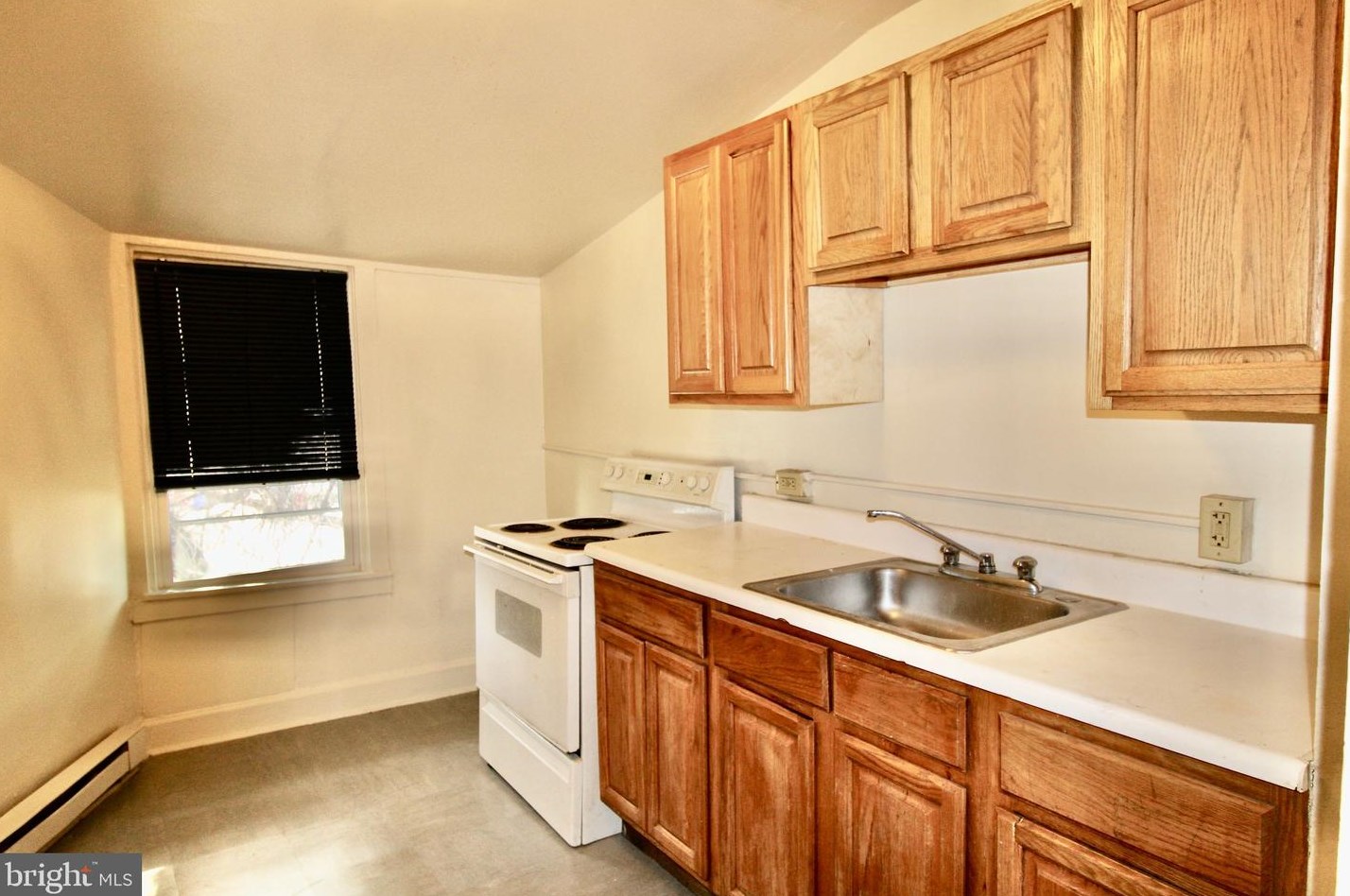 1529 Regina St, Harrisburg, PA 17103-2341