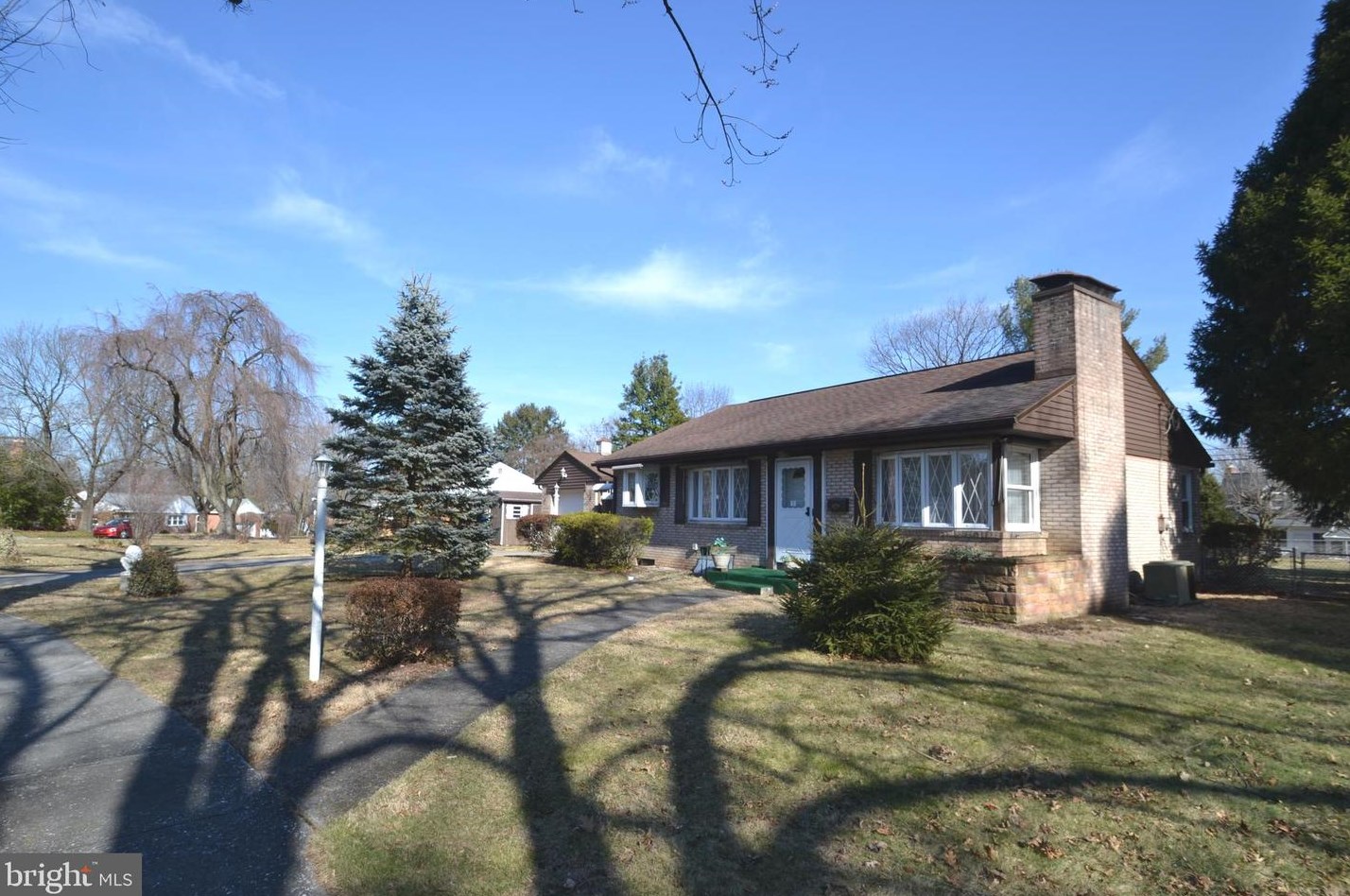 527 Luther Rd, Harrisburg, PA 17111