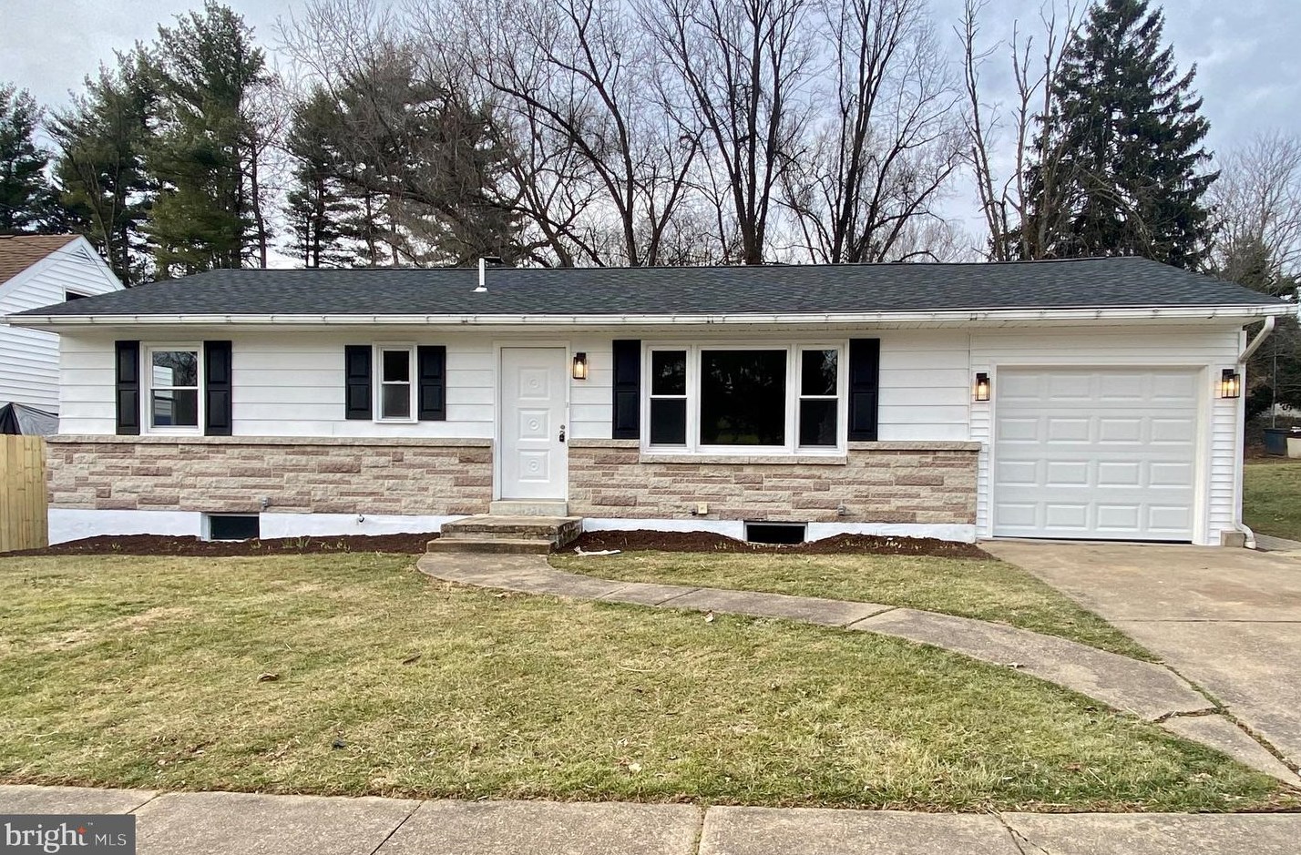 424 N Duke St, Hummelstown, PA 17036