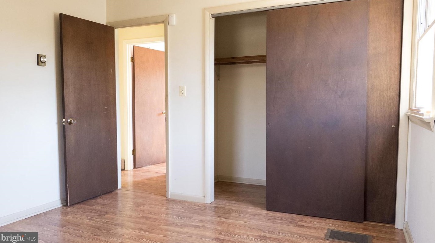 2947 Schoolhouse Rd, Hbg Inter Airp PA  17057-3545 exterior