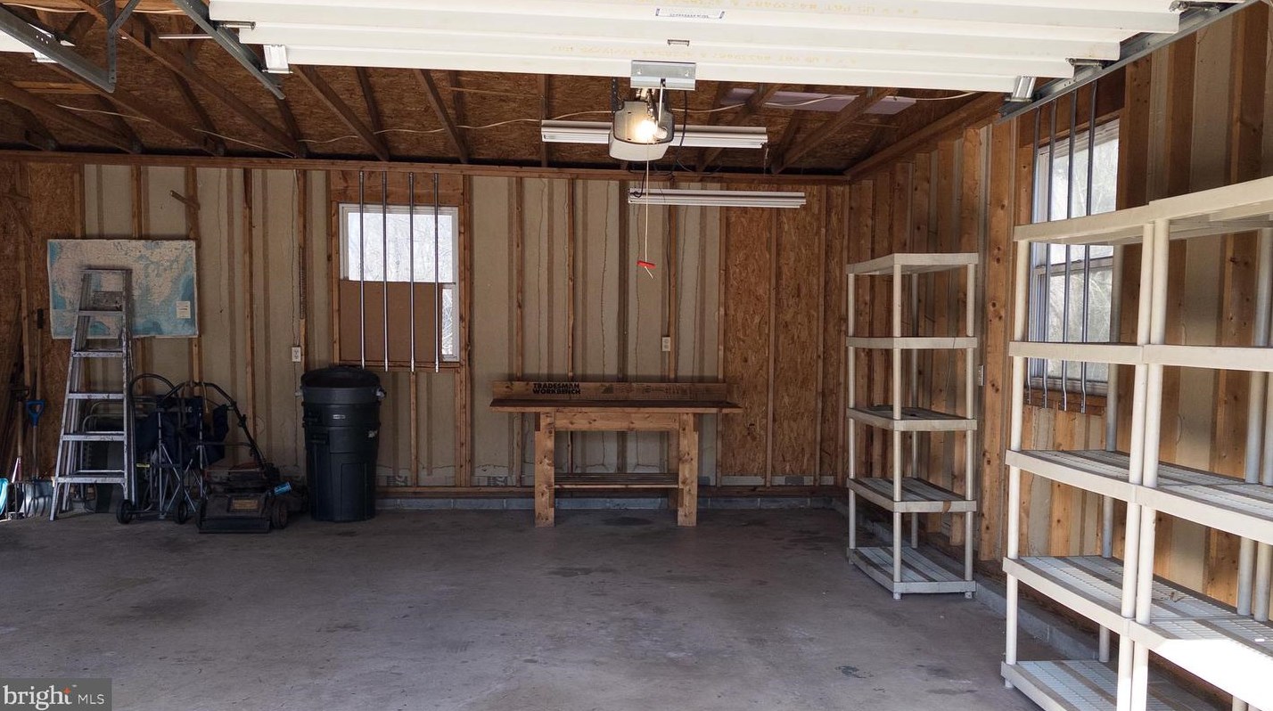 2947 Schoolhouse Rd, Hbg Inter Airp PA  17057-3545 exterior