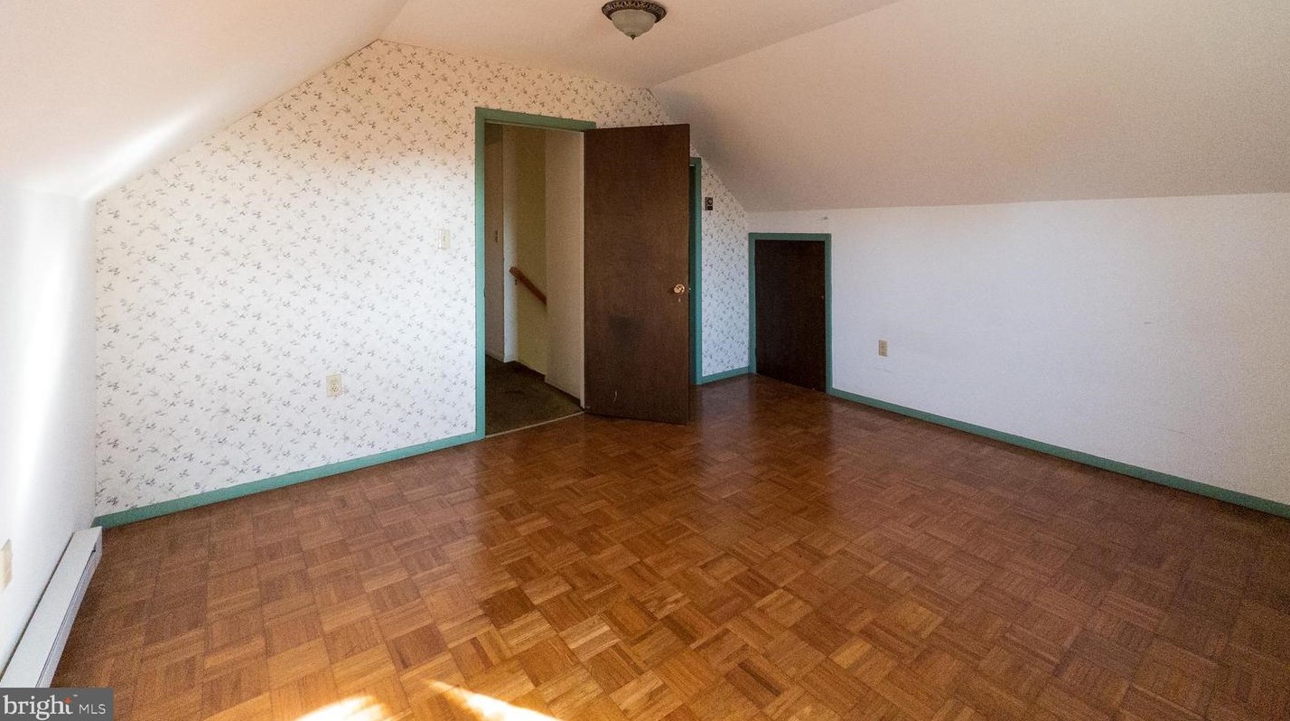 2947 Schoolhouse Rd, Hbg Inter Airp PA  17057-3545 exterior