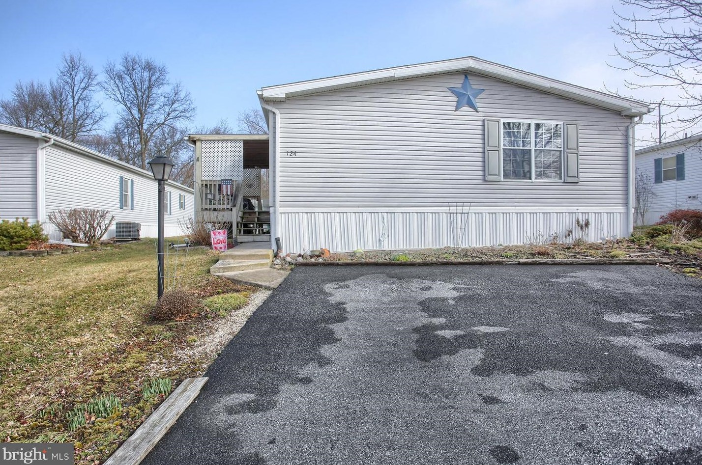 124 Barnwood Pl, Harrisburg, PA 17112