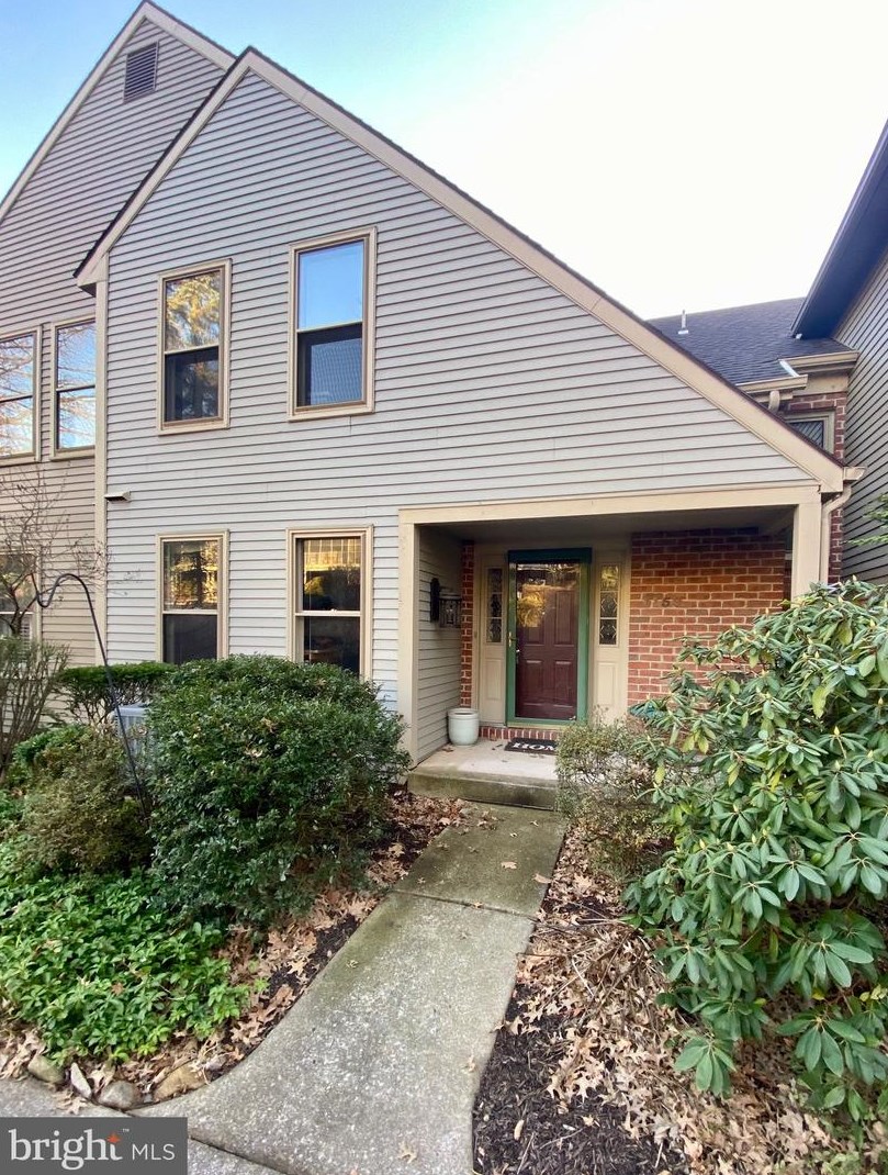 1159 Galway Ct, Hummelstown, PA 17036