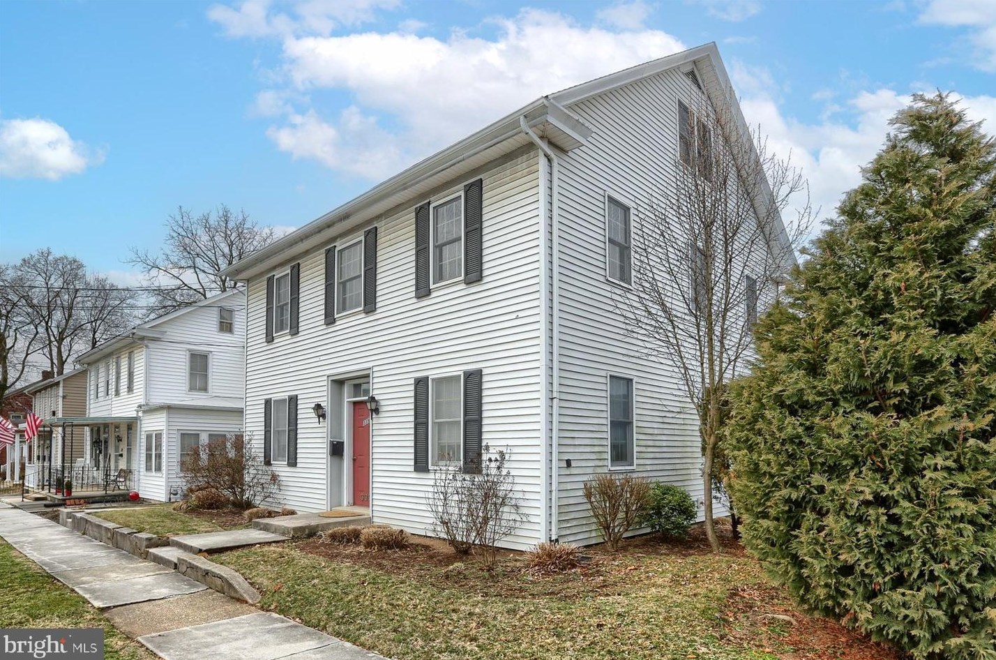 339 E Derry Rd, Swatara, PA 17033