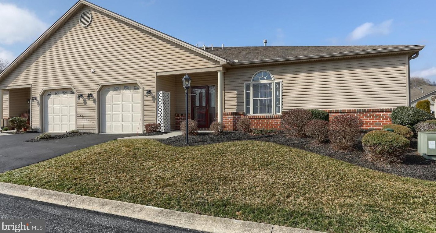 160 Leonard Ln, Harrisburg, PA 17111-4779