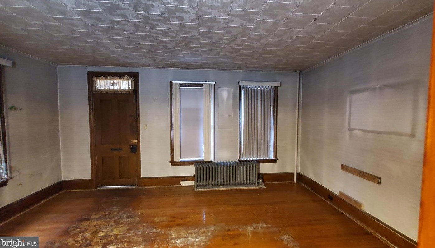 300 N 2nd St, Lykens, PA 17048