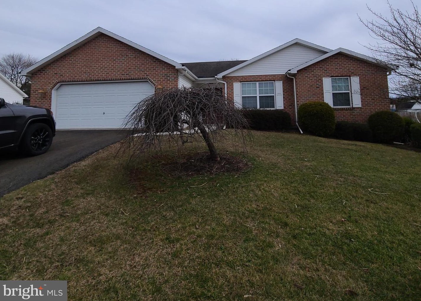 15 Birch Ave, Powells Vly, PA 17032