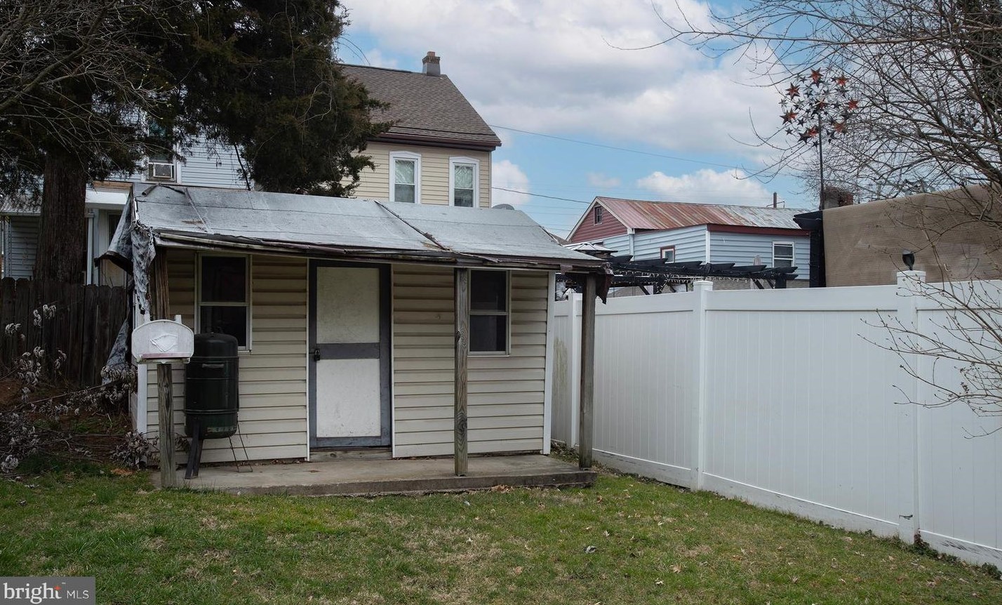 225 Ann St, Hbg Inter Airp PA  17057-1102 exterior