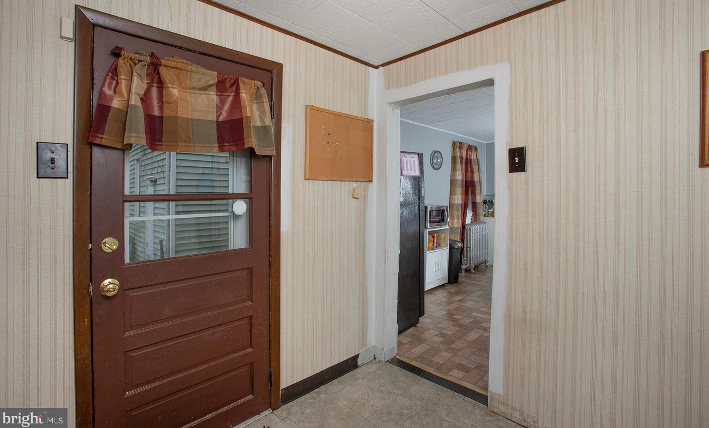 225 Ann St, Hbg Inter Airp PA  17057-1102 exterior