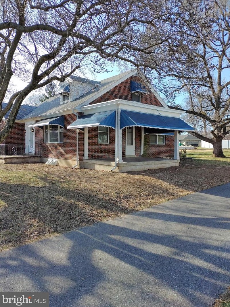 125 W Governor Rd, Swatara, PA 17033