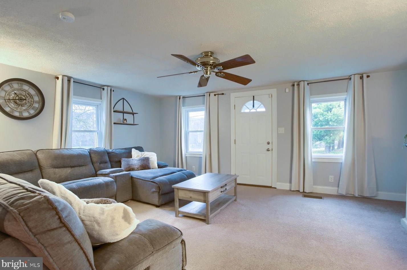 1210 Peters Mountain Rd, Water Gap, PA 17018