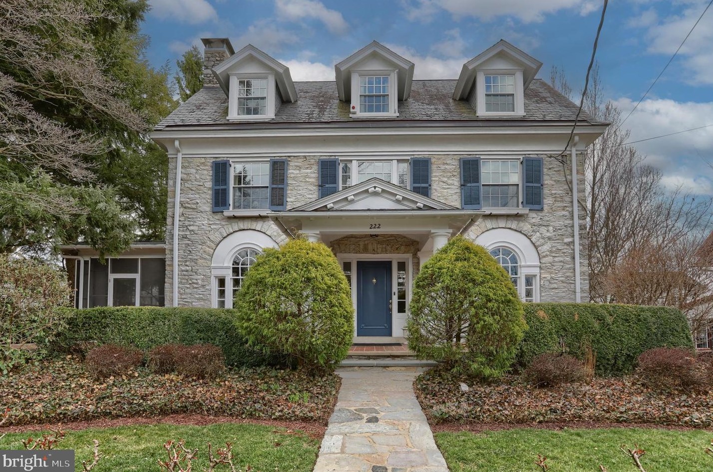 222 E Granada Ave, Swatara, PA 17033