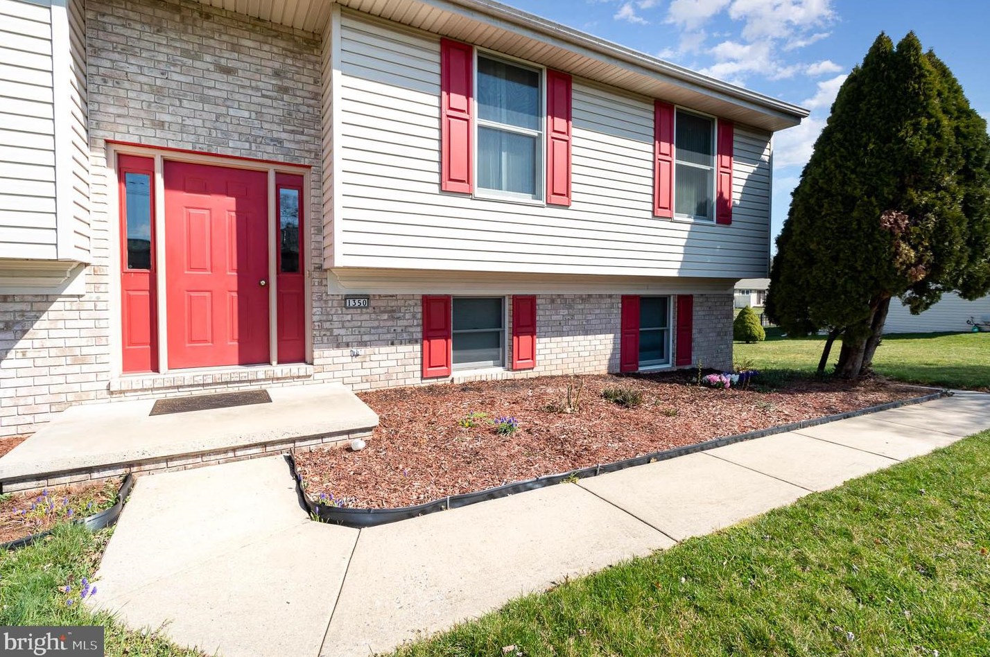 1350 Spring Garden Dr, Hbg Inter Airp, PA 17057