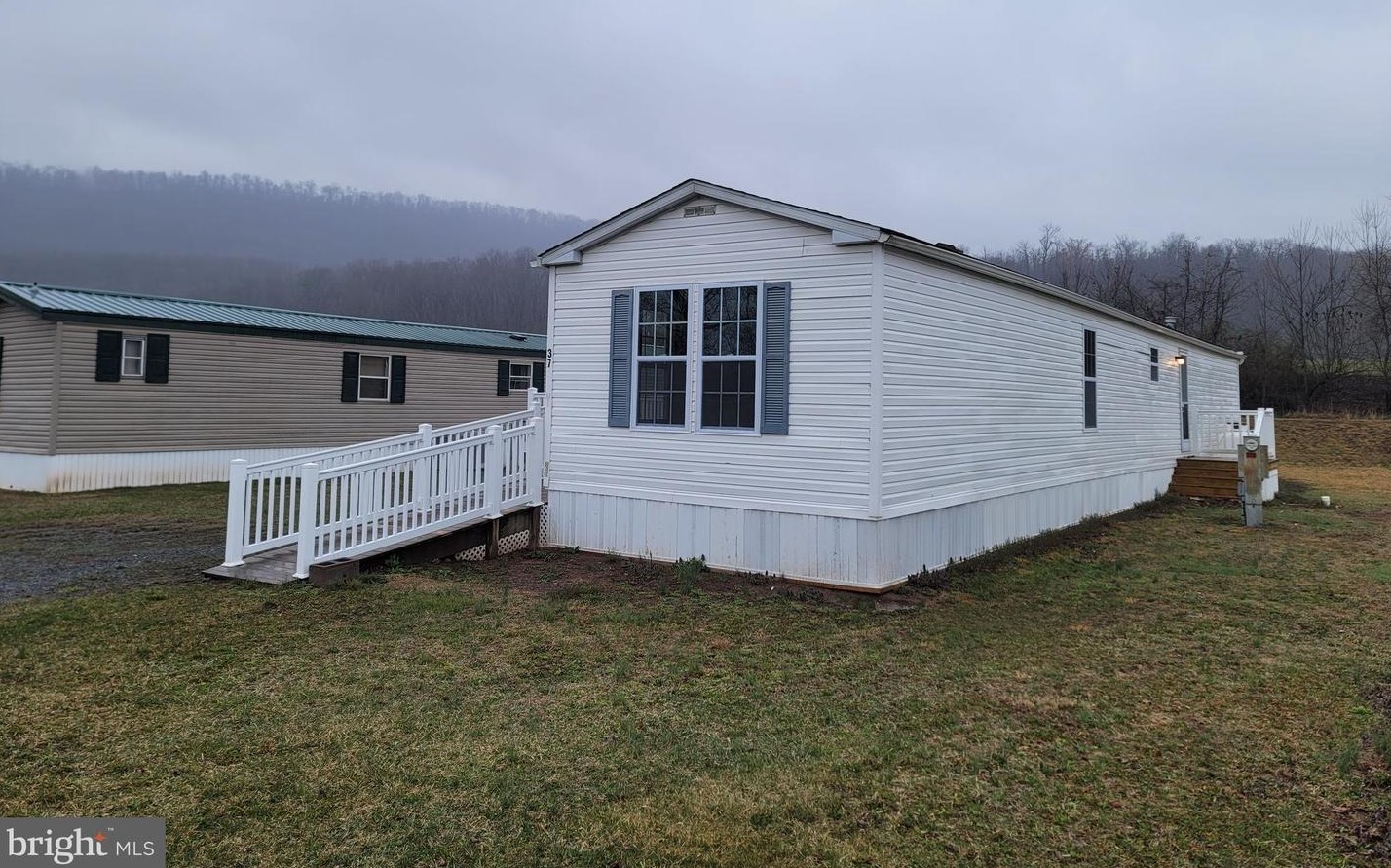 37 Elmer Ave, Powells Vly, PA 17032-9495