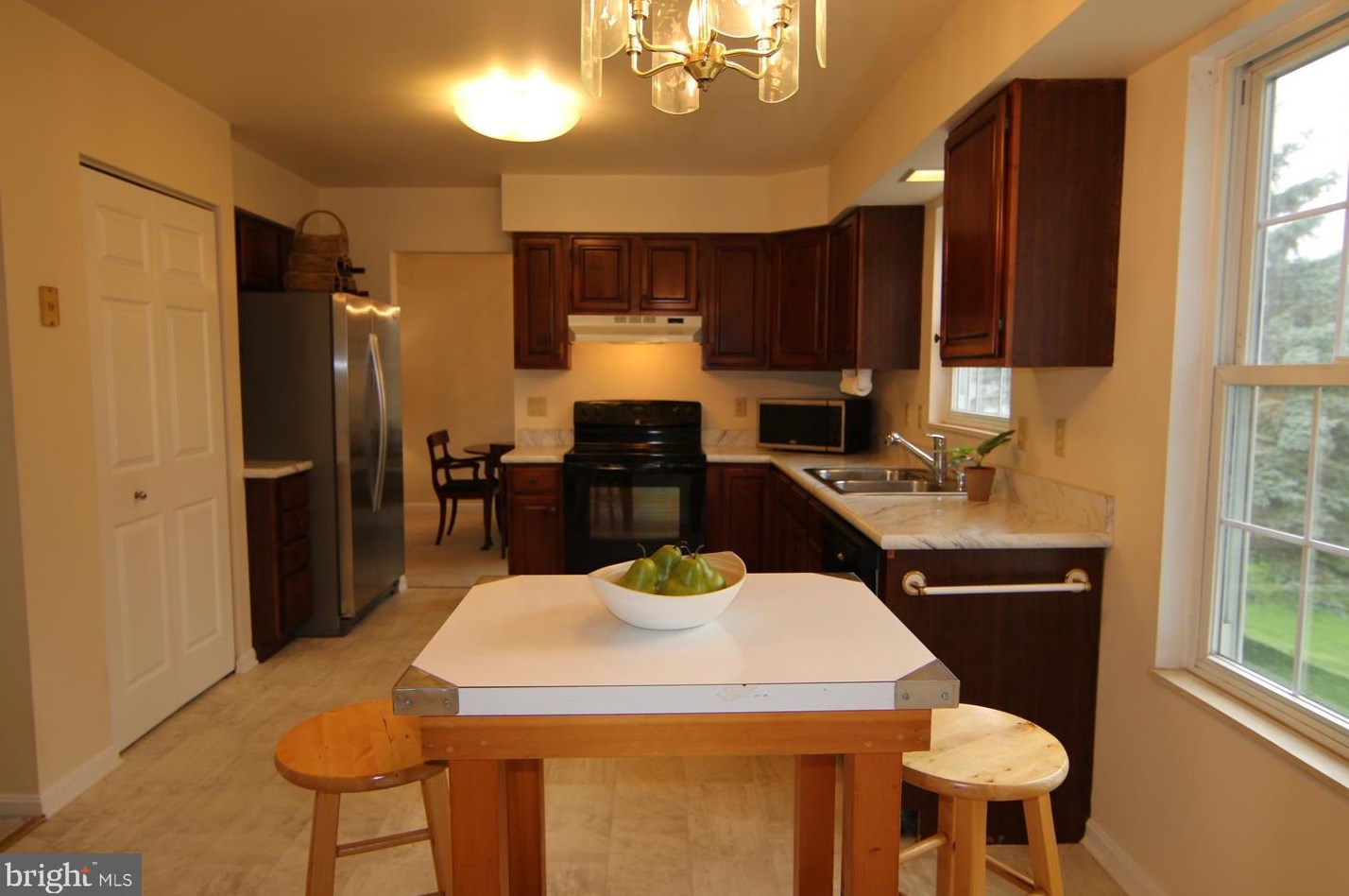 591 Constitution Dr, Hbg Inter Airp PA  17057-3489 exterior