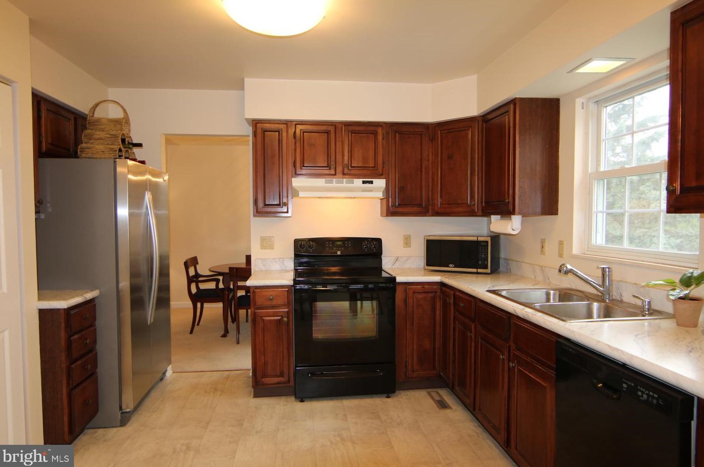 591 Constitution Dr, Hbg Inter Airp PA  17057-3489 exterior