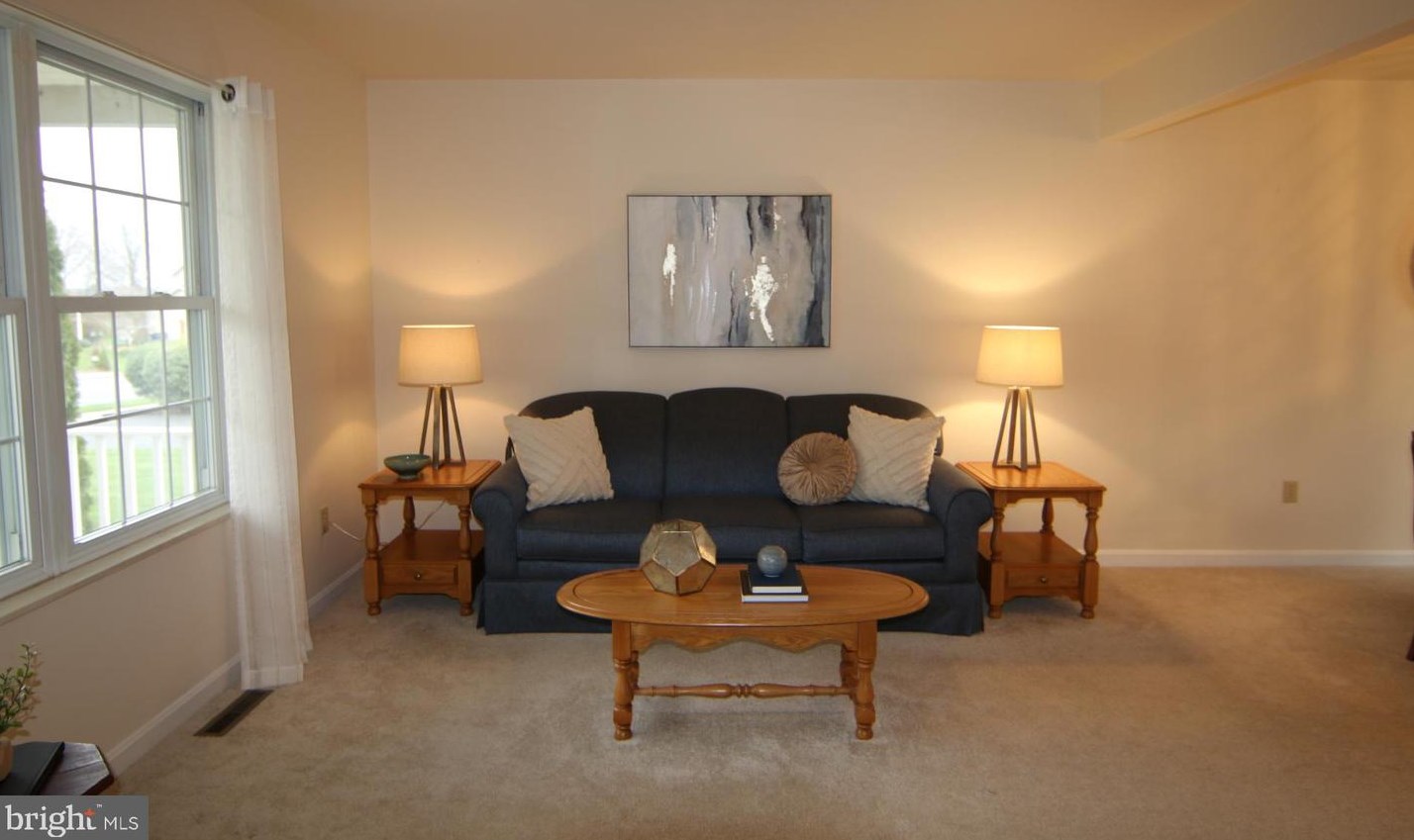 591 Constitution Dr, Hbg Inter Airp PA  17057-3489 exterior