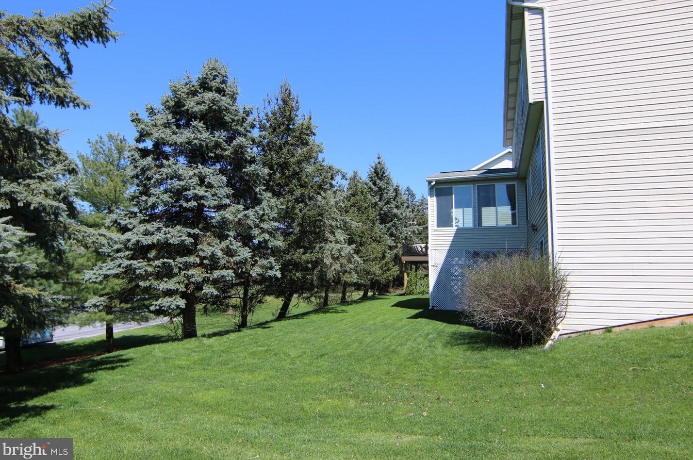 591 Constitution Dr, Hbg Inter Airp PA  17057-3489 exterior