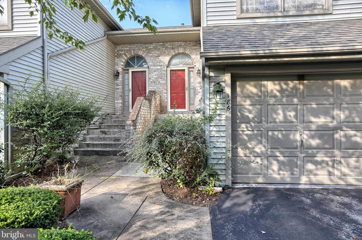 186 Crescent Dr, Swatara, PA 17033