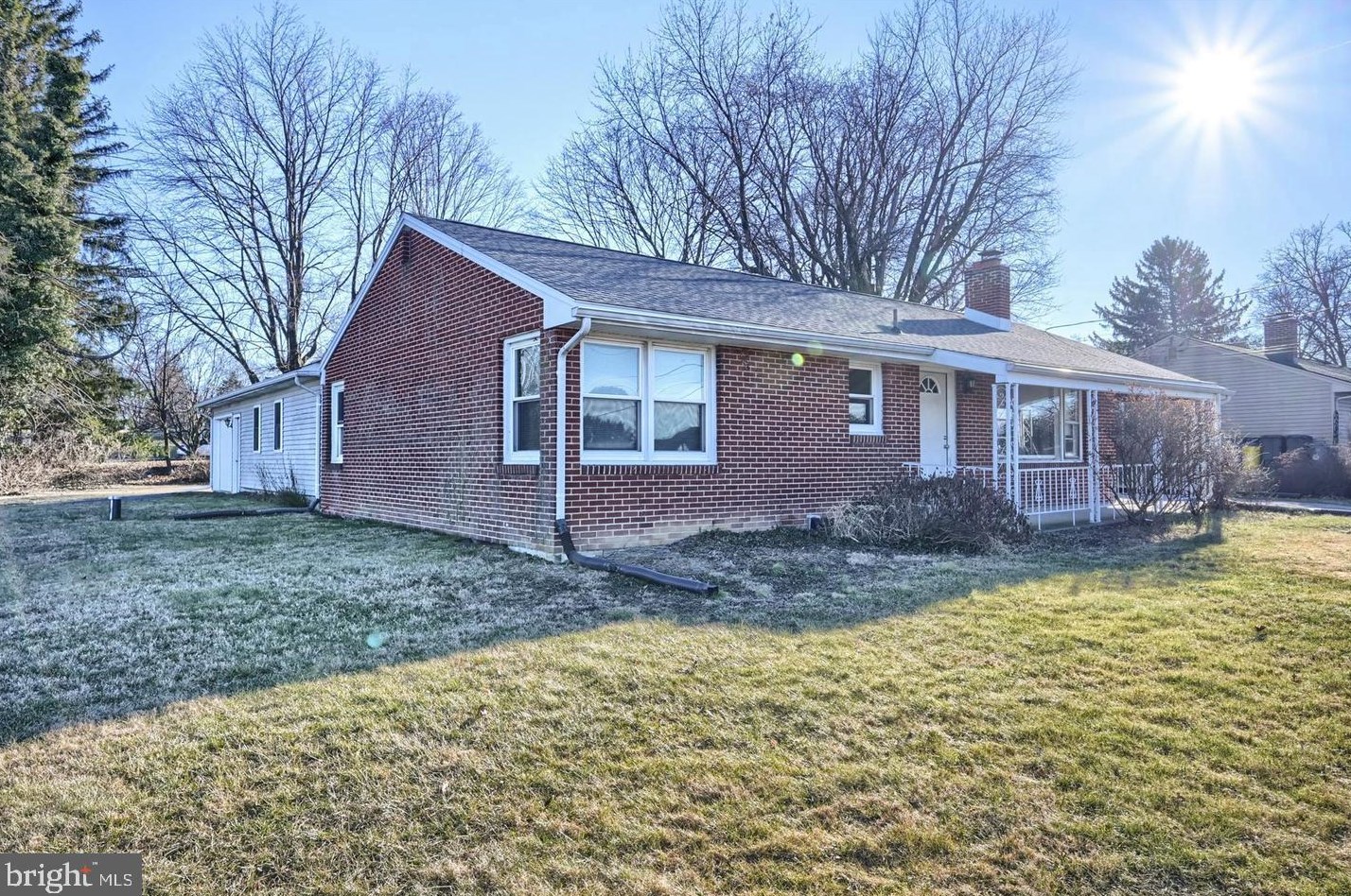 1152 Loop Dr, Harrisburg, PA 17112