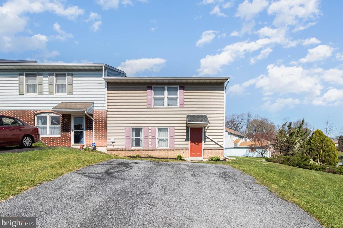 7968 Somerset St, Hummelstown, PA 17036