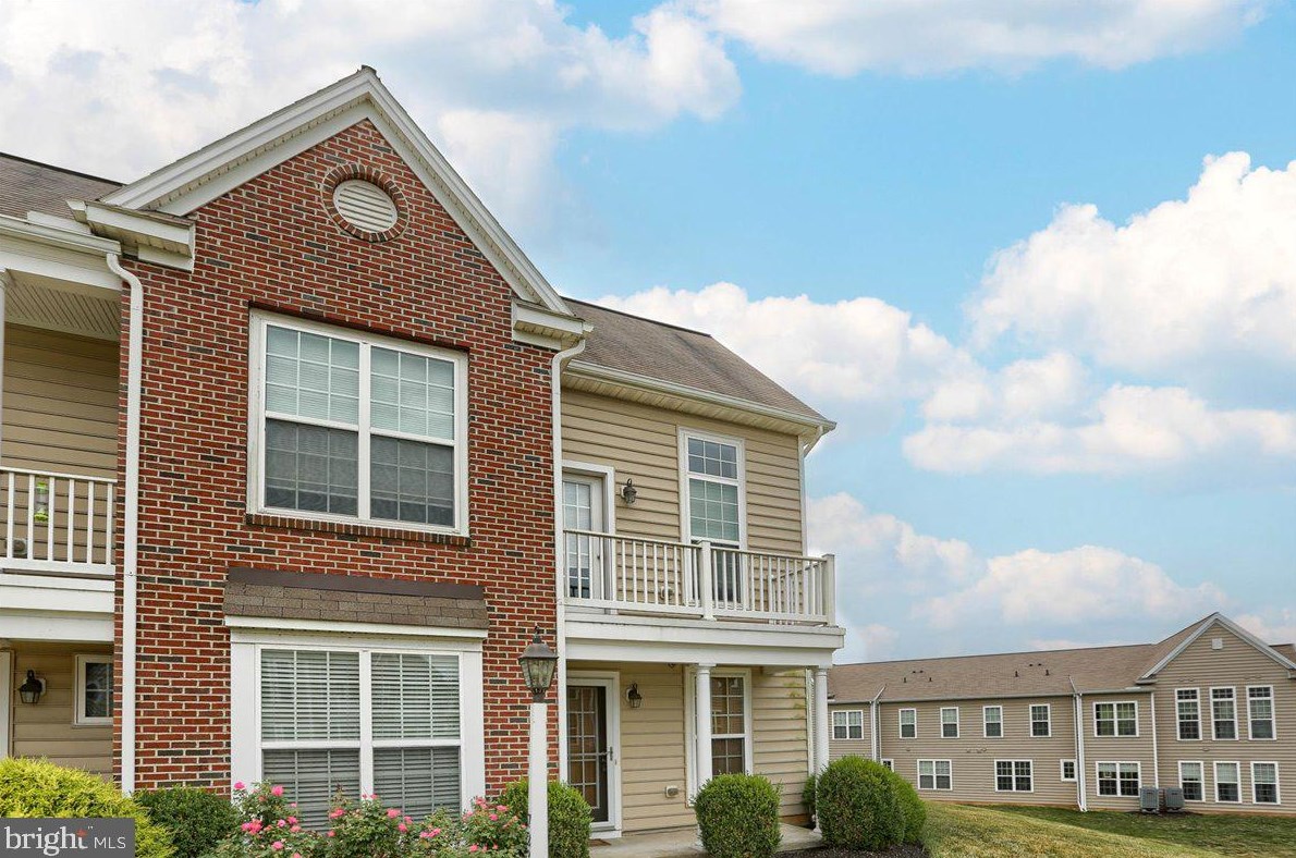723 Stag Ct, Hummelstown, PA 17036