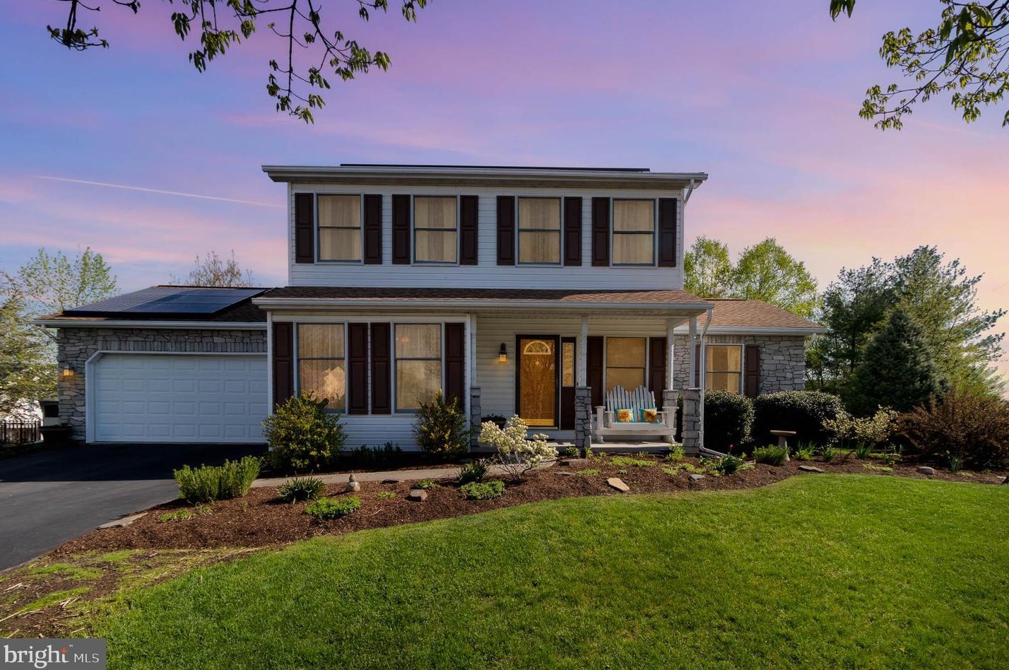 210 Fox Grove Pl, Hummelstown, PA 17036