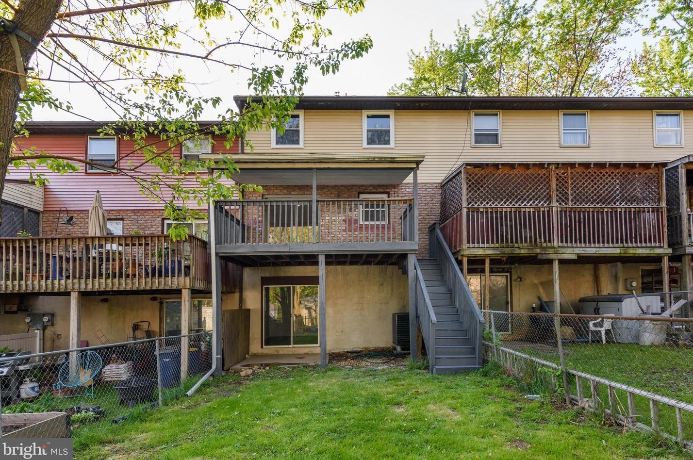 86 Hanover St, Hbg Inter Airp PA  17057-3407 exterior