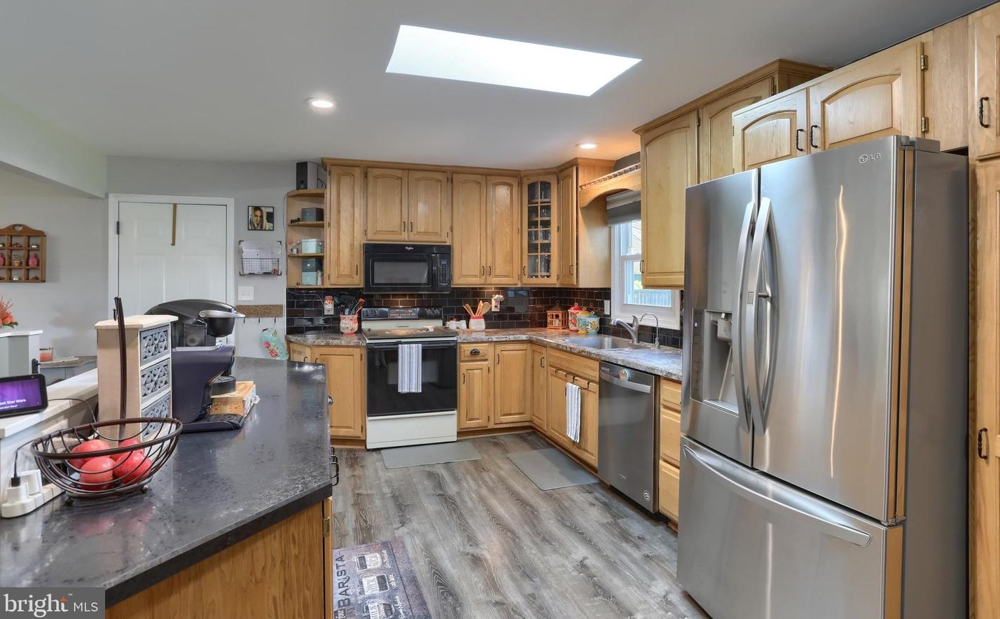 2923 Orchard Ln, Hbg Inter Airp PA  17057-5114 exterior
