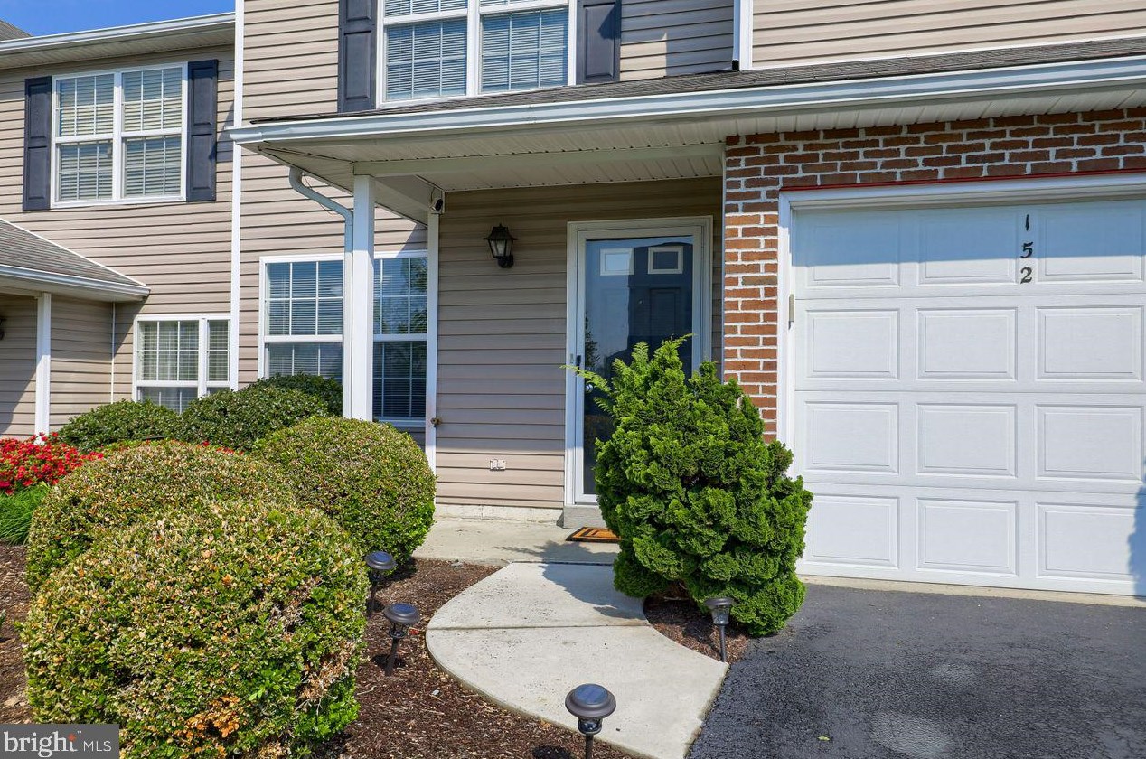 152 Merlin Dr, Hummelstown, PA 17036