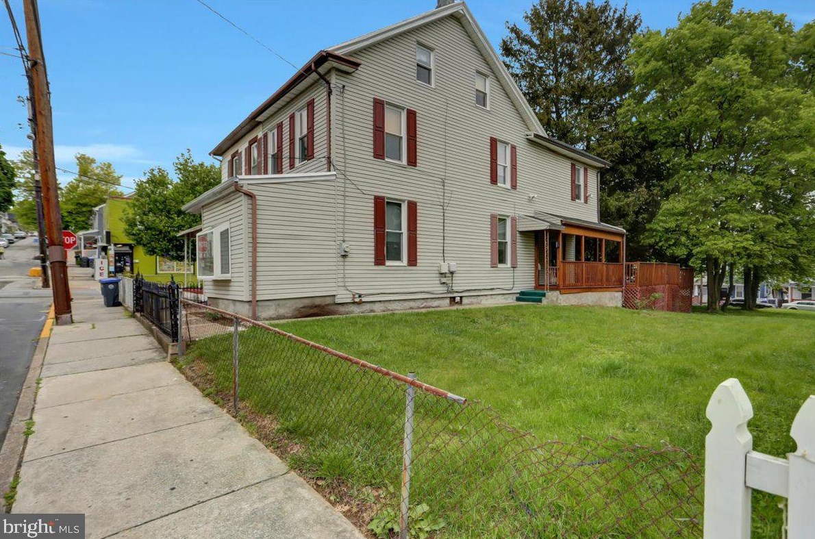256 Lincoln St, Harrisburg, PA 17113