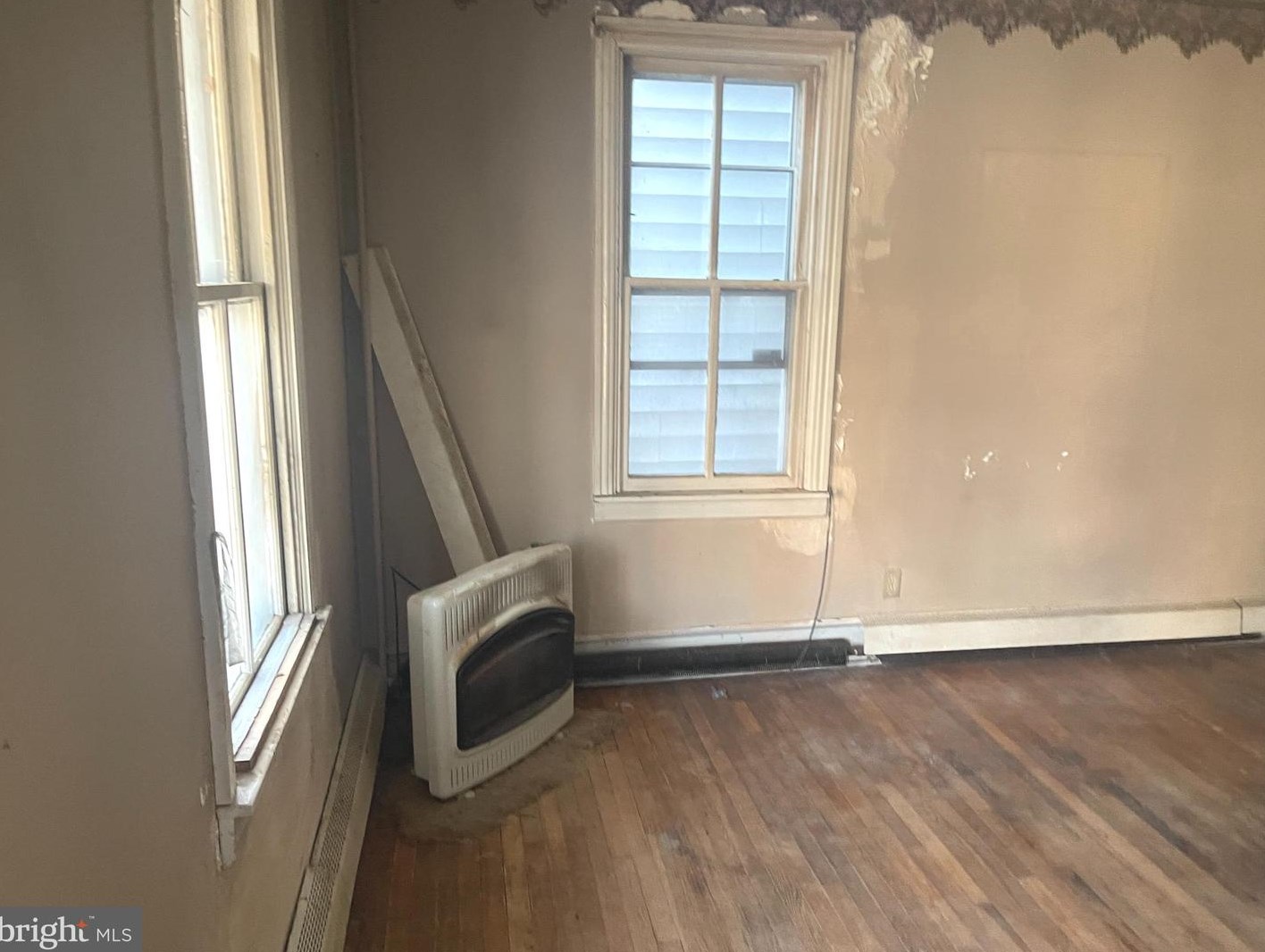 241 Water St, Hbg Inter Airp PA  17057-2257 exterior