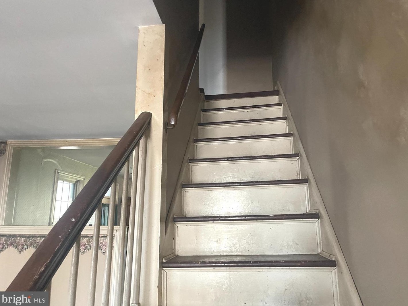 241 Water St, Hbg Inter Airp PA  17057-2257 exterior