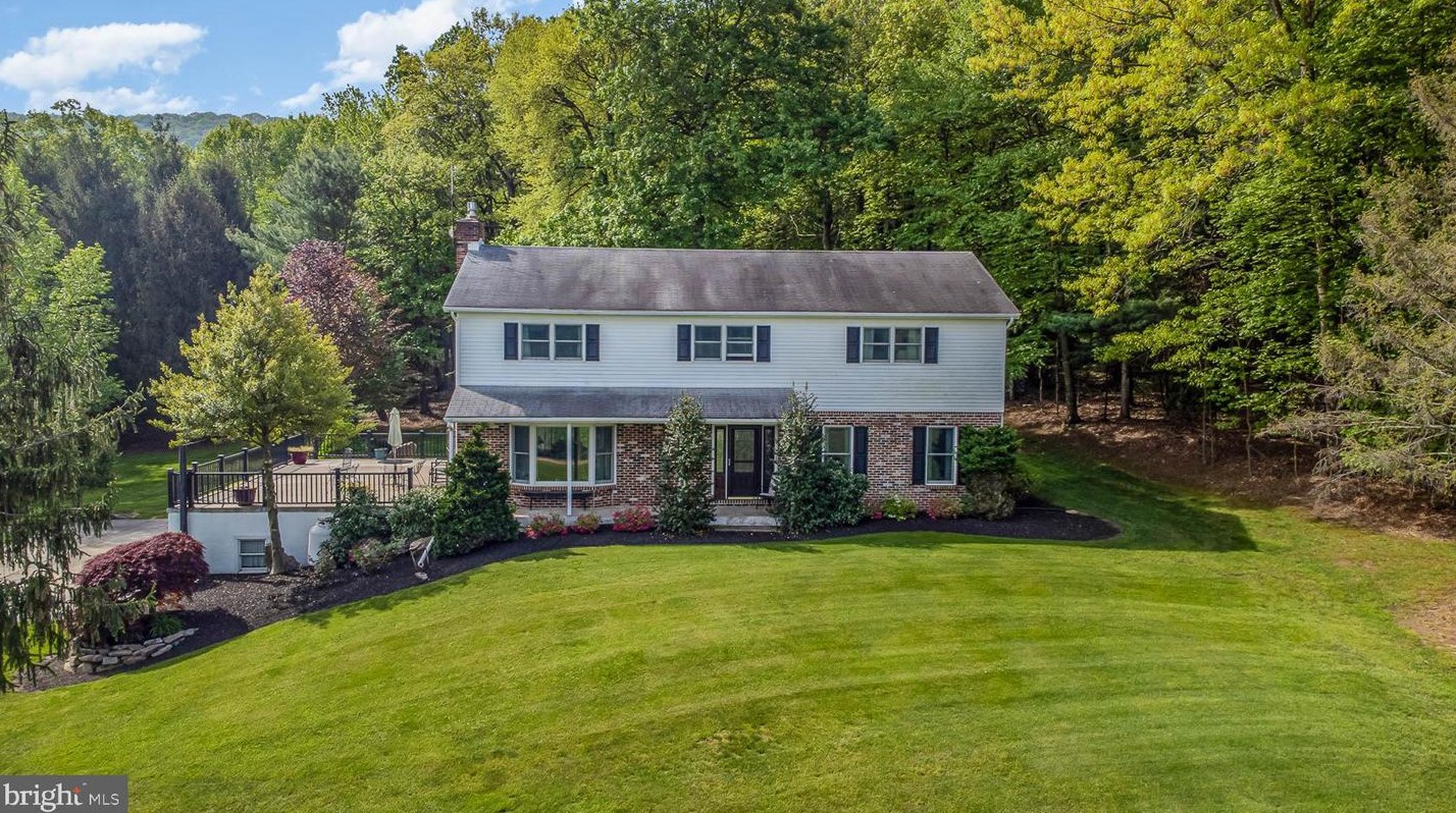 2823 Back Rd, Powells Vly, PA 17032-8704