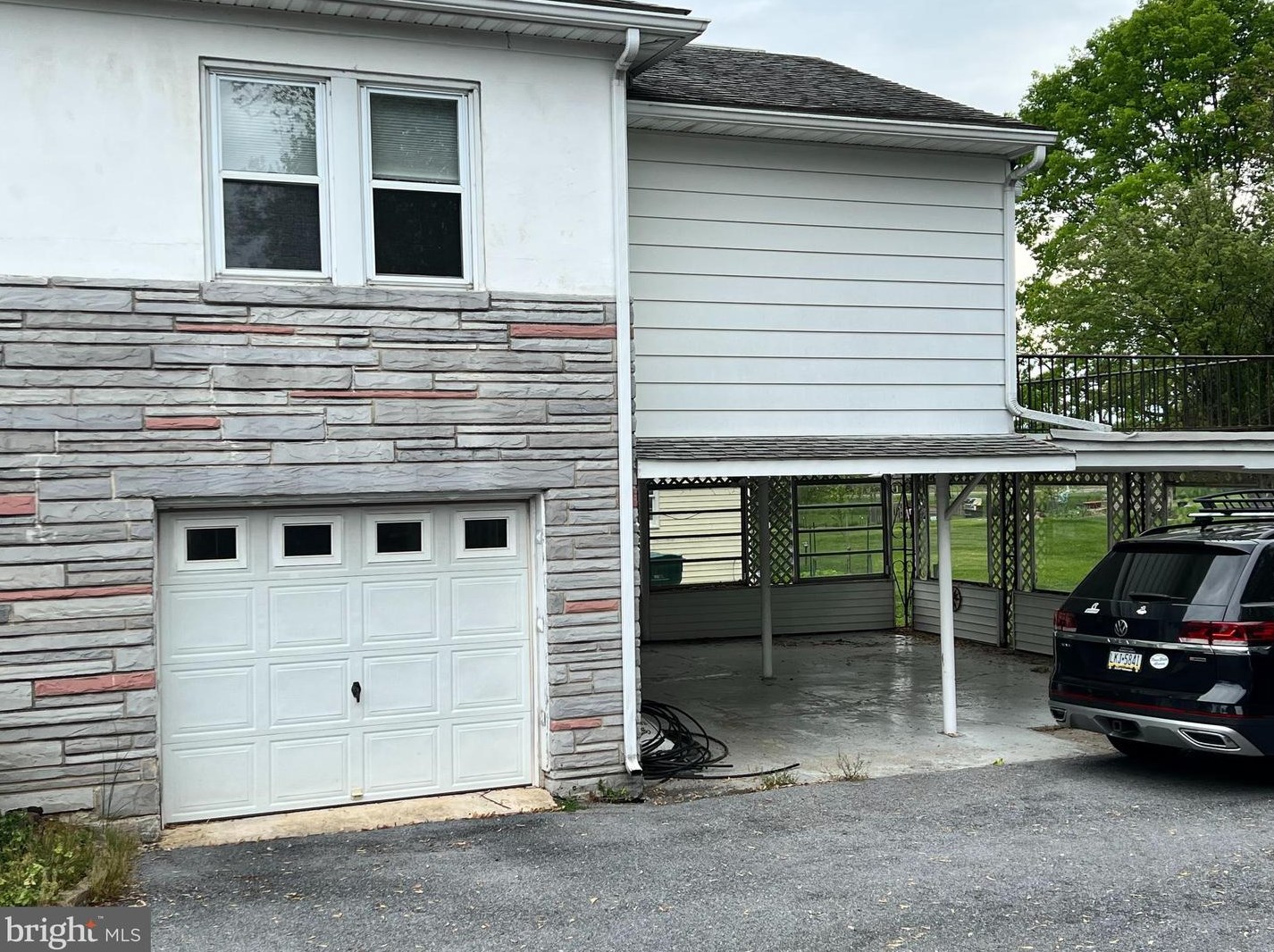 42 W Governor Rd, Swatara, PA 17033