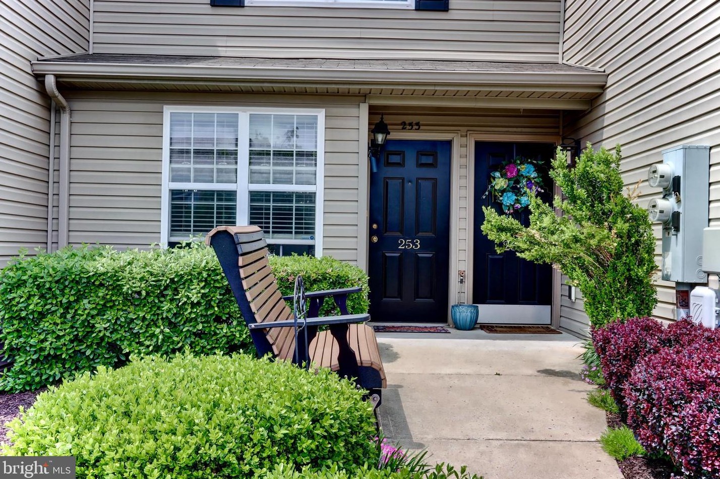 253 Thrush Dr, Hummelstown, PA 17036