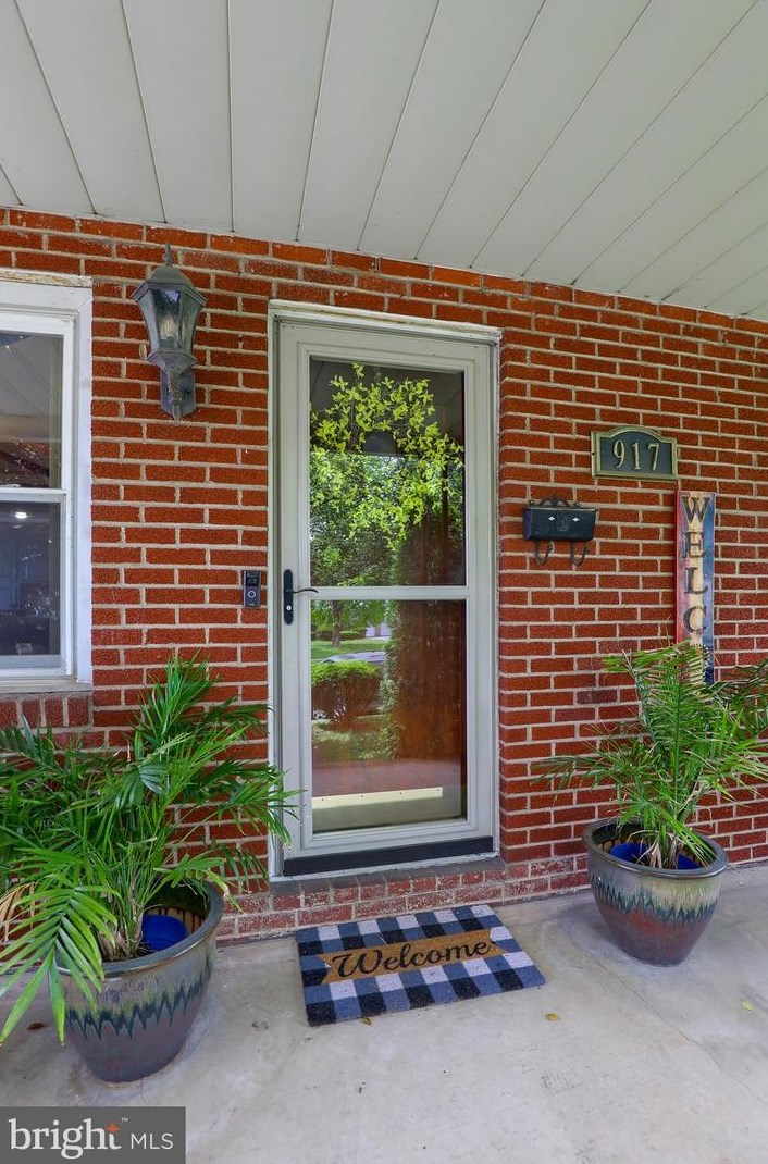 917 Vine St, Hbg Inter Airp, PA 17057