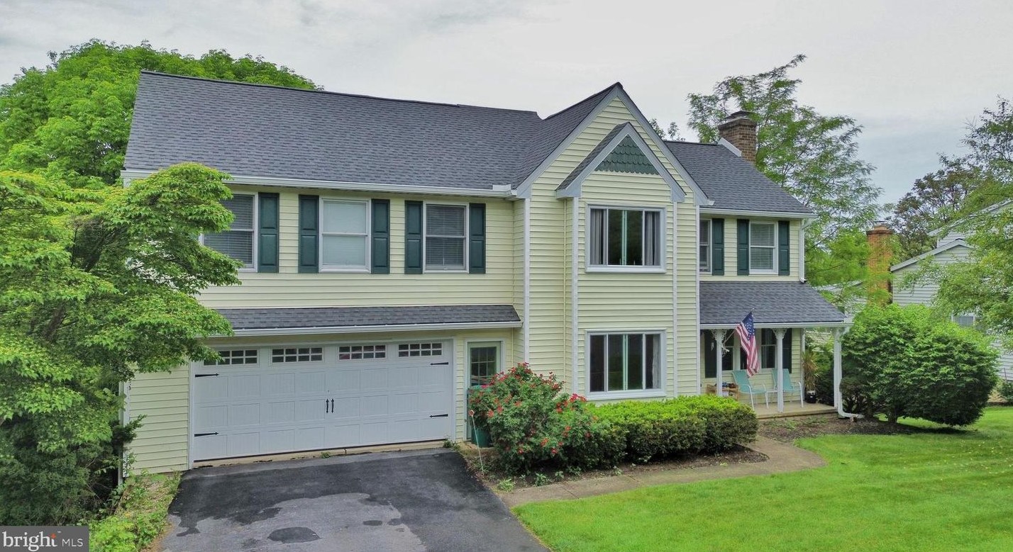 1249 Jill Dr, Hummelstown, PA 17036