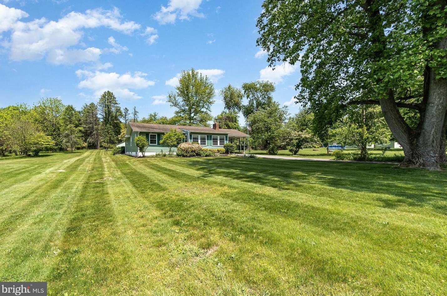 51 Affection Rd, Water Gap, PA 17018