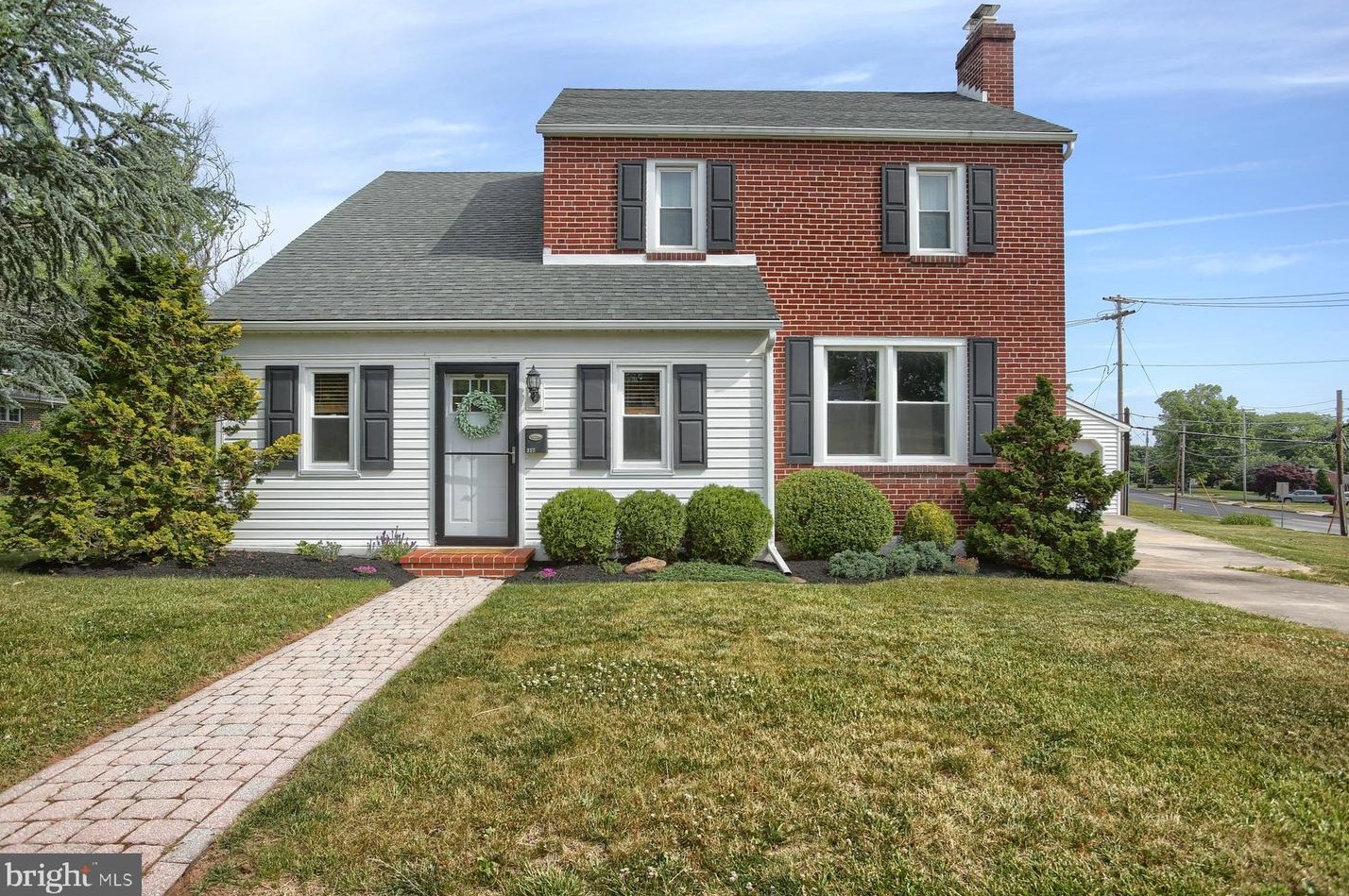 317 Maple Rd, Hbg Inter Airp, PA 17057-2319