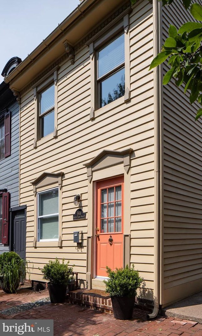 563 S Front St, Harrisburg, PA 17104