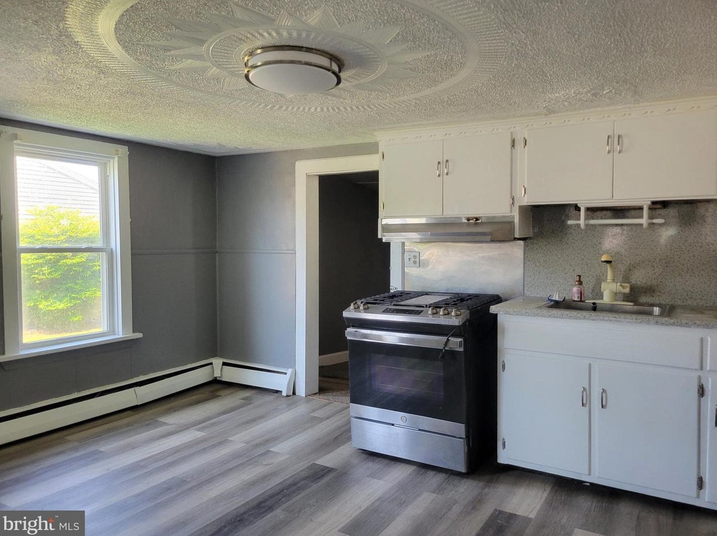 211 Penn St, Hbg Inter Airp, PA 17057