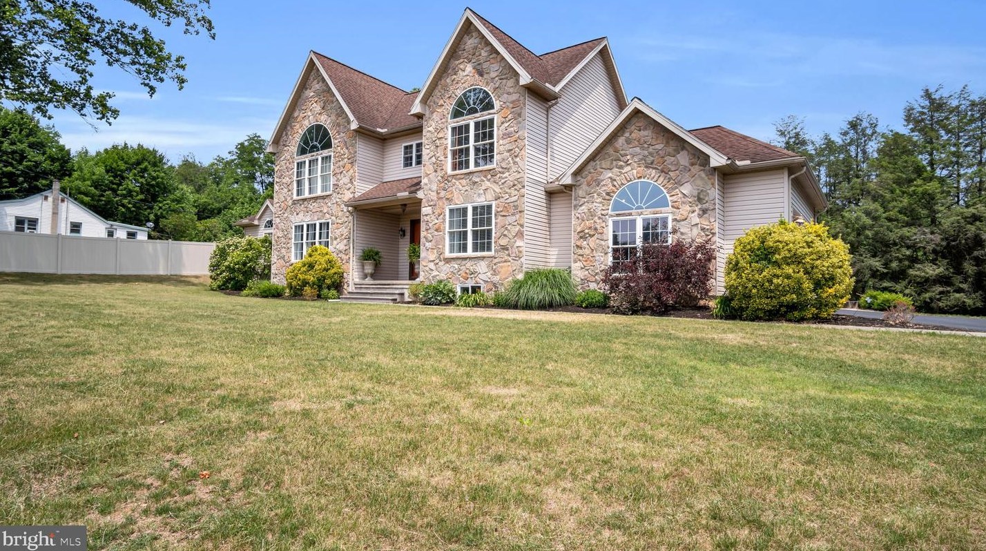 2295 Sand Hill Rd, Swatara, PA 17033