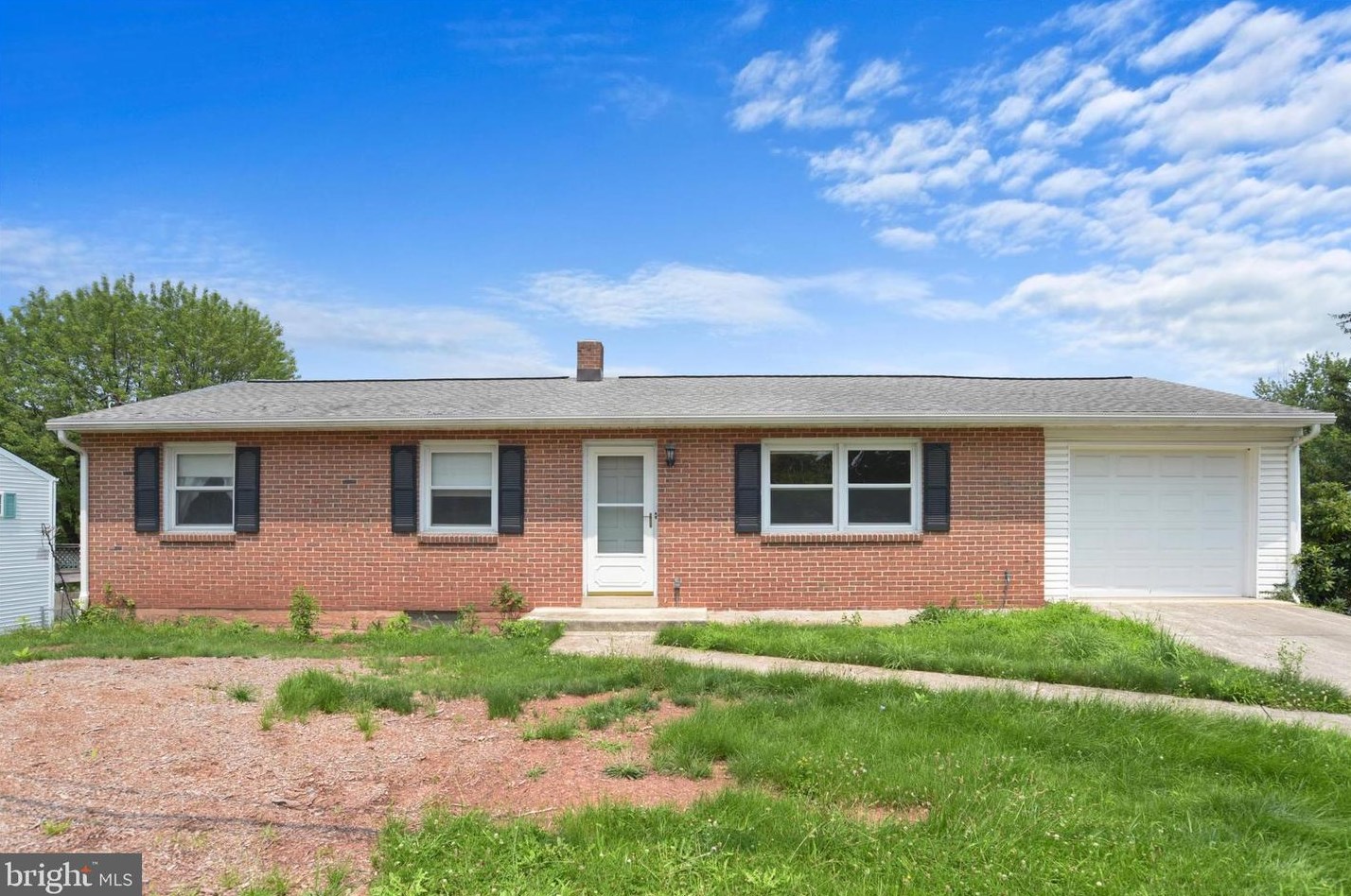 5608 Devon Dr, Harrisburg, PA 17112