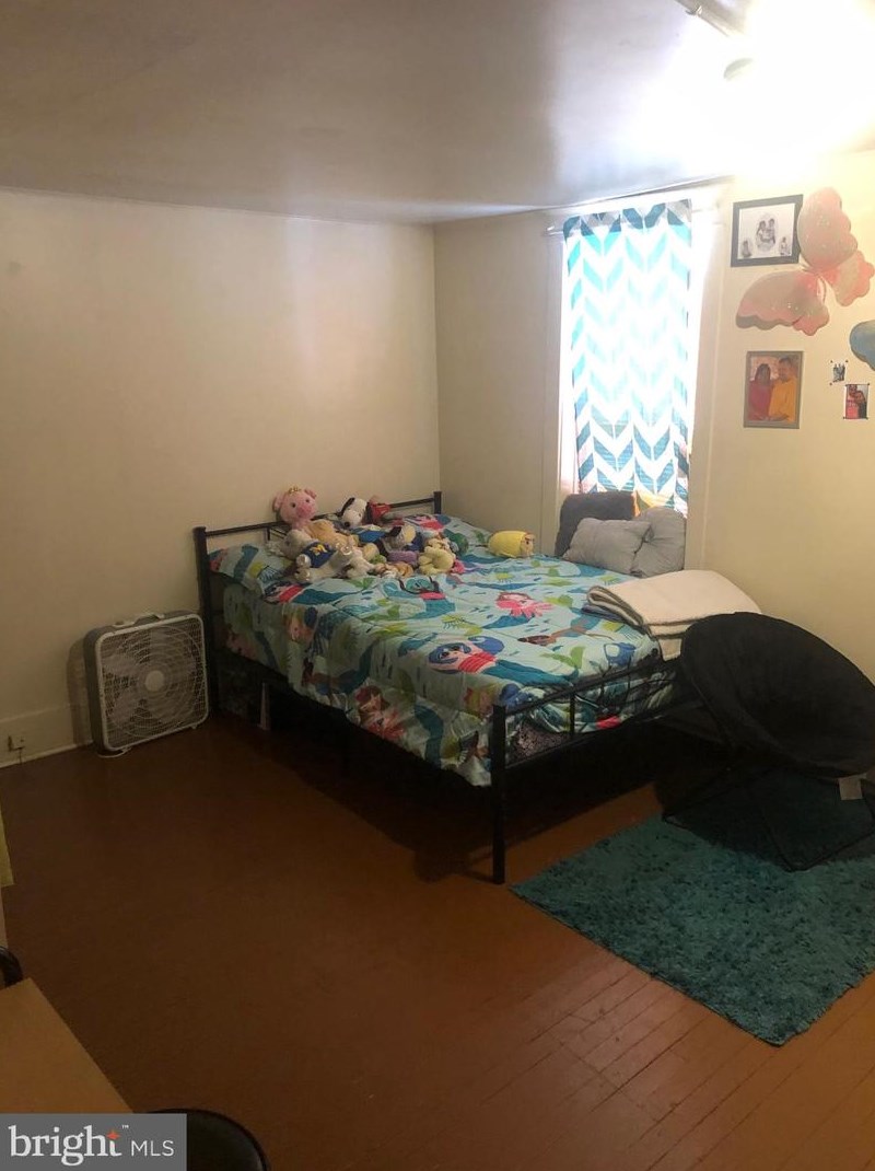 132 Main St, Hbg Inter Airp PA  17057-1215 exterior