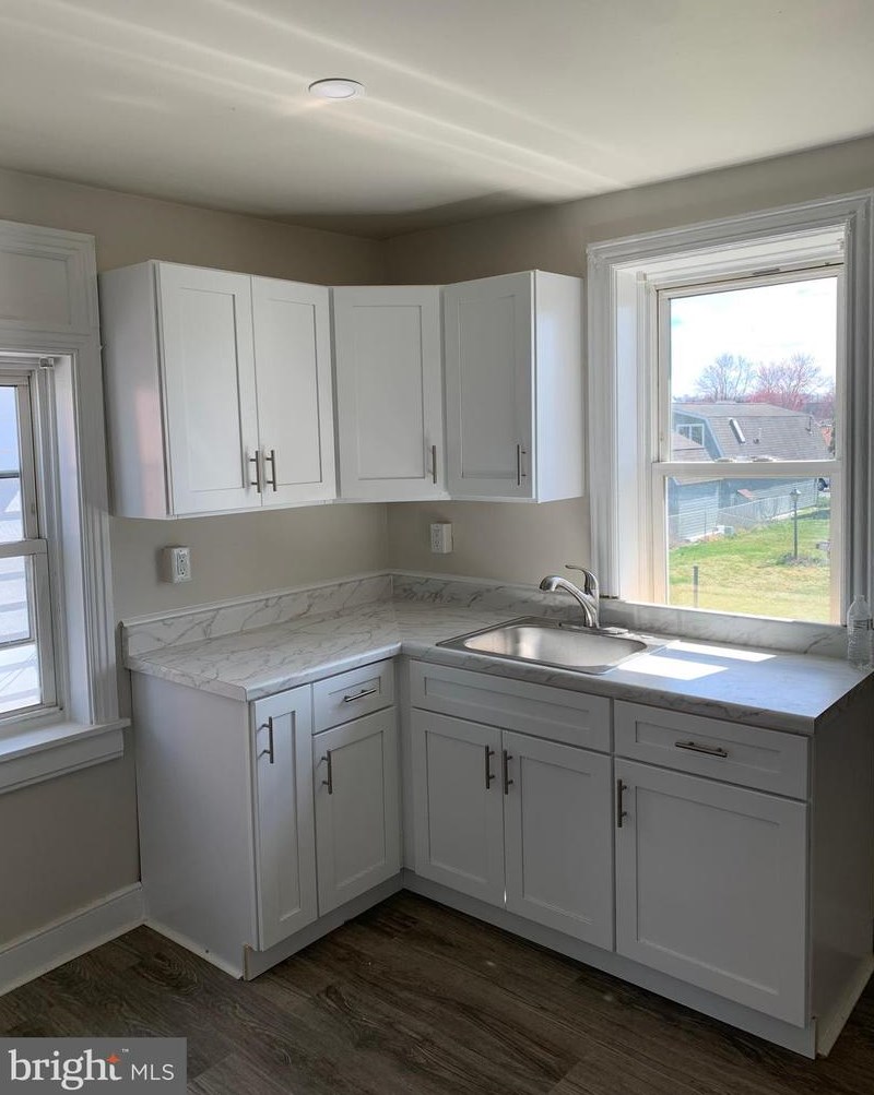 132 Main St, Hbg Inter Airp PA  17057-1215 exterior